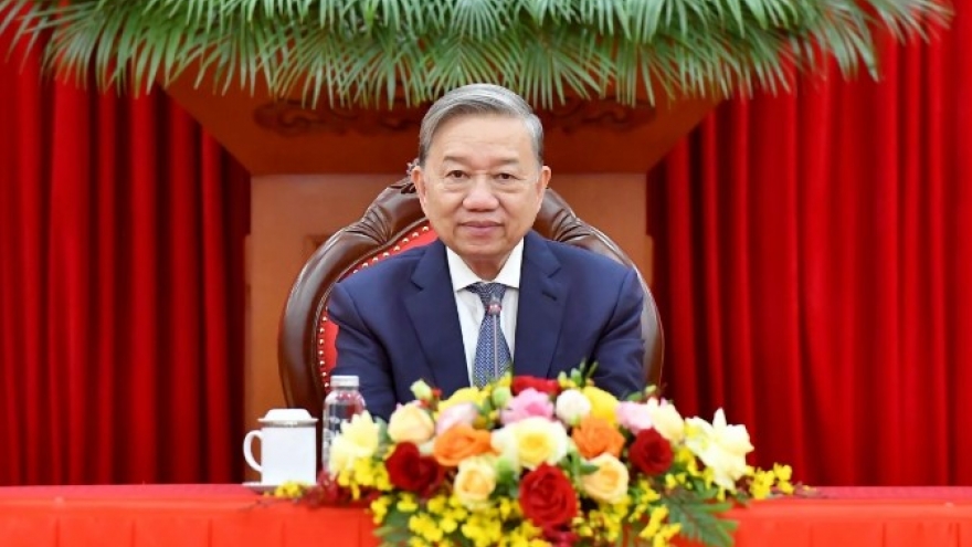 Vietnam, Cuba reaffirm special friendship through high-level phone talks